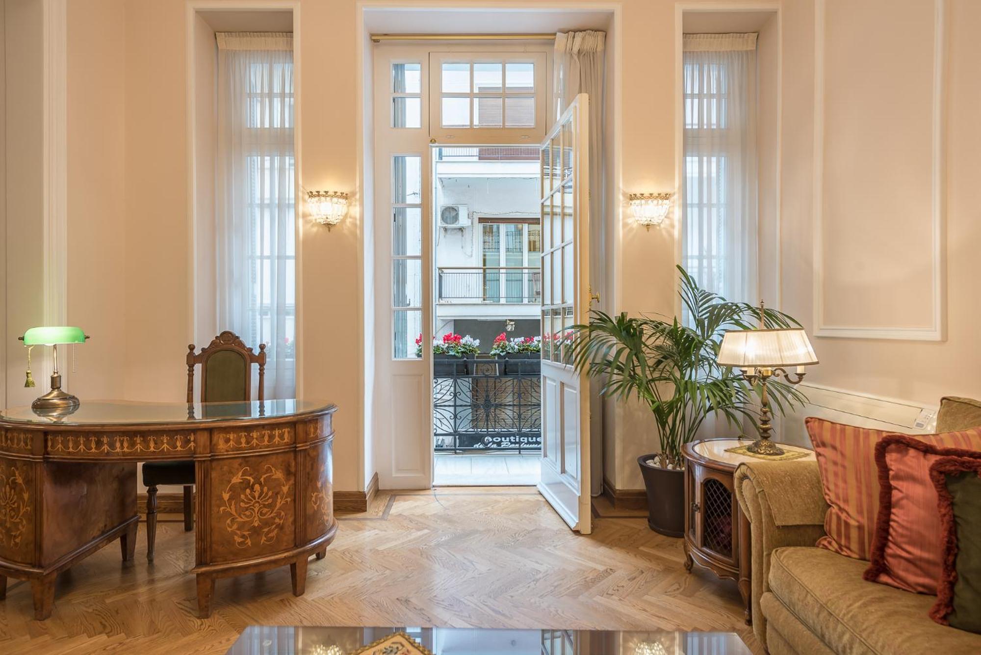 The Rare Luxury Gem Near Syntagma, Kolonaki Square Apartment เอเธนส์ ภายนอก รูปภาพ