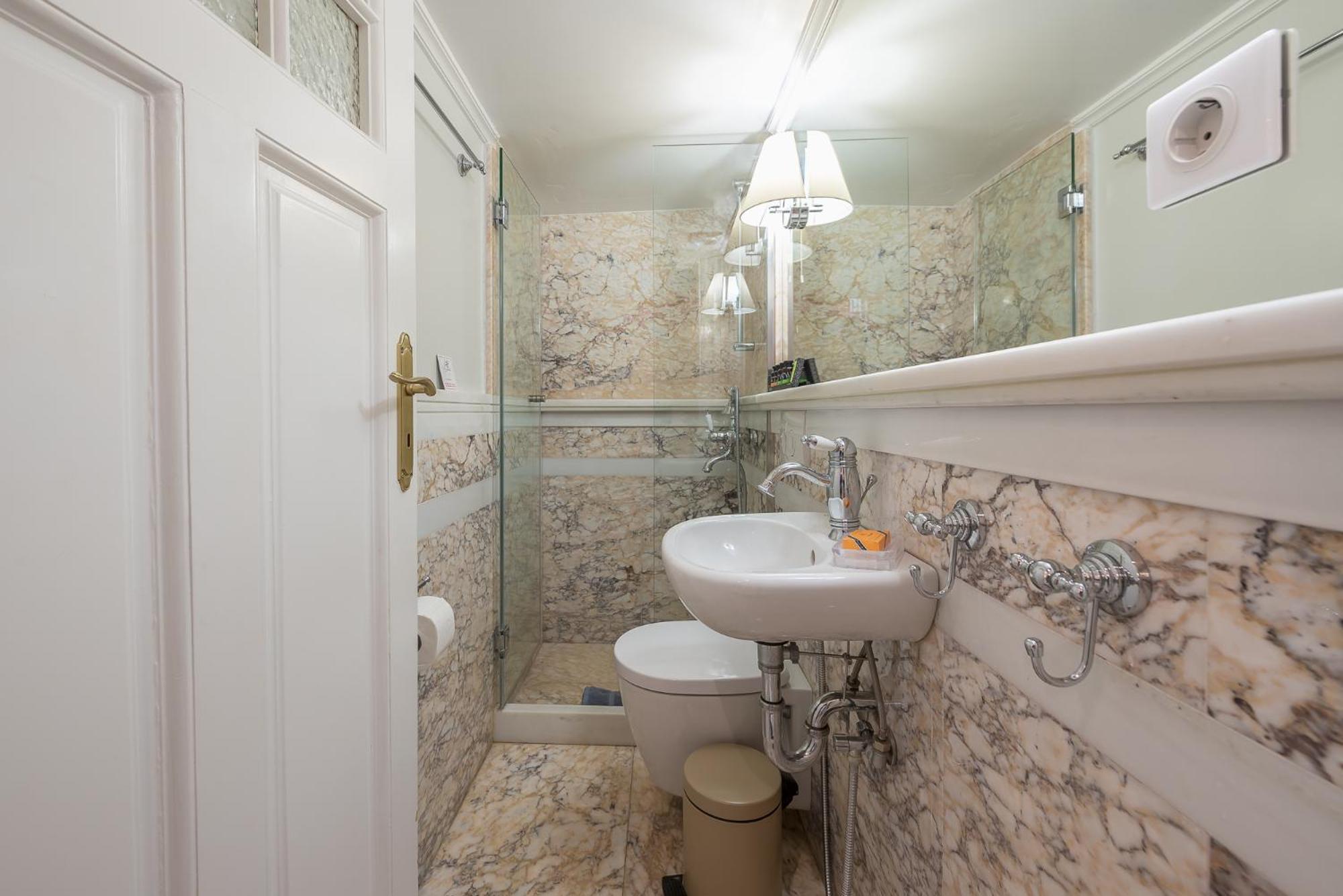 The Rare Luxury Gem Near Syntagma, Kolonaki Square Apartment เอเธนส์ ภายนอก รูปภาพ