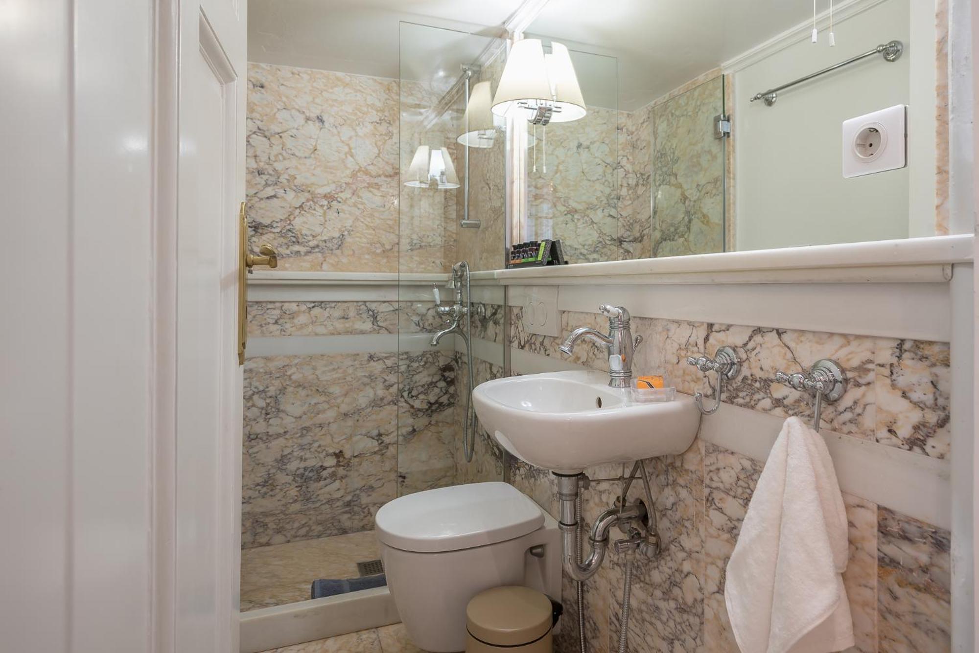 The Rare Luxury Gem Near Syntagma, Kolonaki Square Apartment เอเธนส์ ภายนอก รูปภาพ